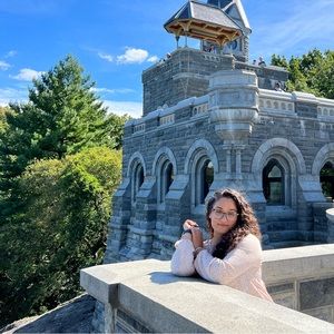 Meet your Posher, Cosmina